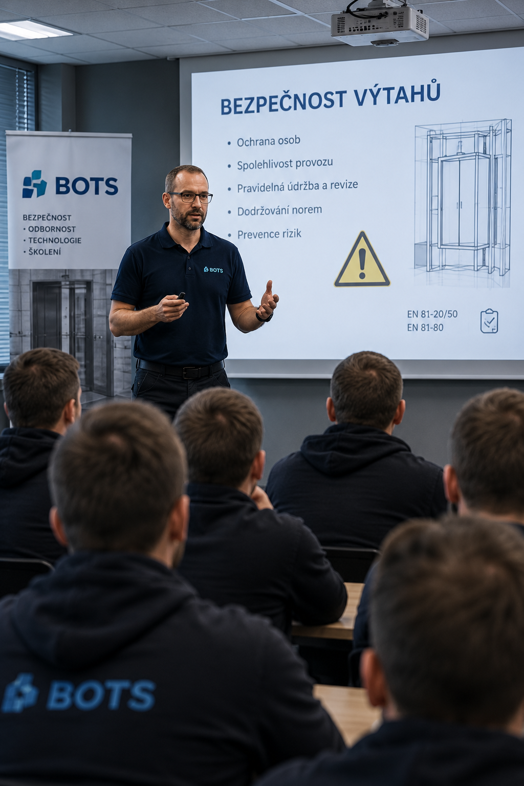 Lektor BOTS vede školení o bezpečnosti výtahů